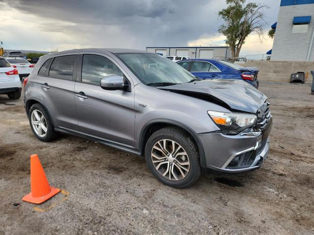 JA4AP3AU2JU018037 - 2018 MITSUBISHI OUTLANDER ES Grau Foto 4