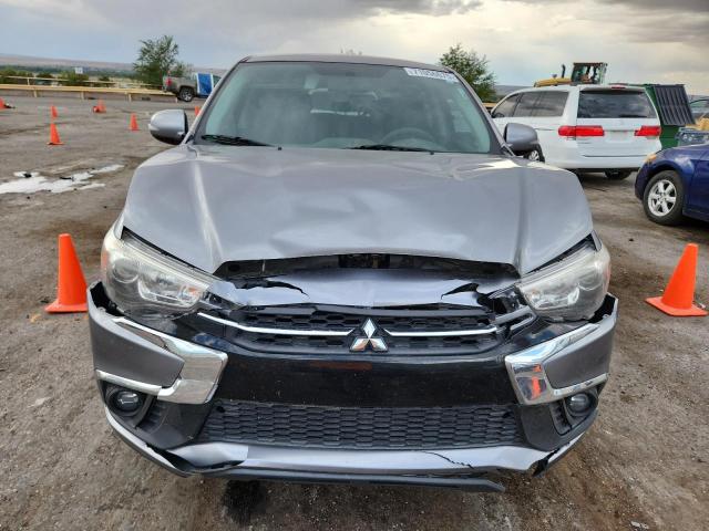 JA4AP3AU2JU018037 - 2018 MITSUBISHI OUTLANDER ES Grau Foto 5