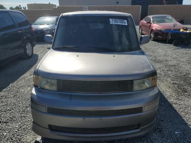 JTLKT324X50175210 - 2005 TOYOTA SCION XB Gris foto 5