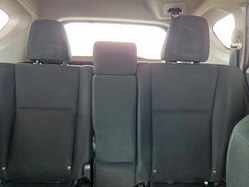 2T3ZFREV6HW329405 - 2017 TOYOTA RAV4 LE 银色 照片 10