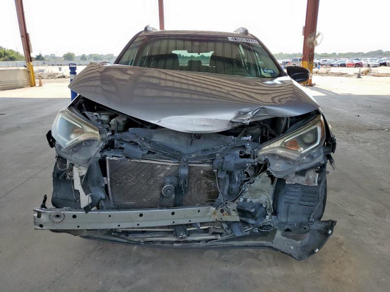 2T3ZFREV6HW329405 - 2017 TOYOTA RAV4 LE 银色 照片 5