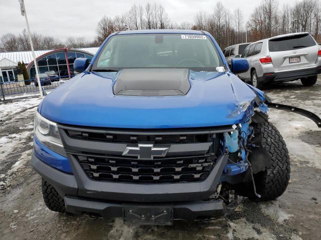 1GCGTEEN1J1243111 - 2018 CHEVROLET COLORADO ZR2 BLUE photo 5