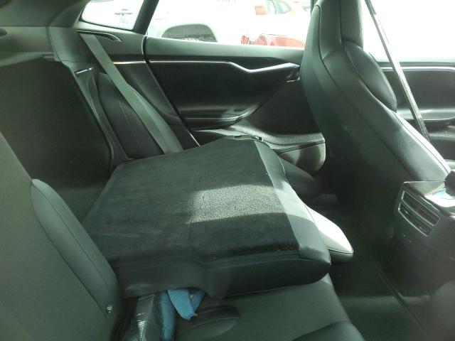 5YJSA1E19HF209697 - 2017 TESLA MODEL S Weiß Foto 10