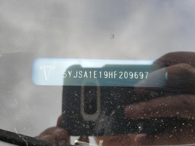 5YJSA1E19HF209697 - 2017 TESLA MODEL S Weiß Foto 12