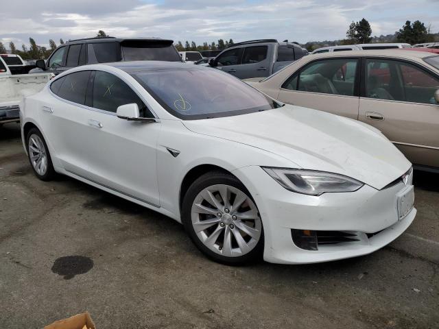 5YJSA1E19HF209697 - 2017 TESLA MODEL S Weiß Foto 4