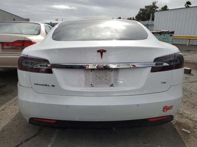 5YJSA1E19HF209697 - 2017 TESLA MODEL S Weiß Foto 6