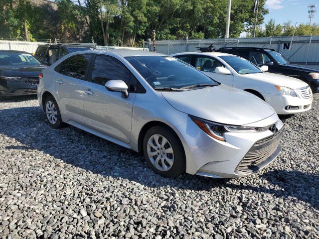 JTDB4MEE8P3008817 - 2023 TOYOTA COROLLA LE 银色 照片 4
