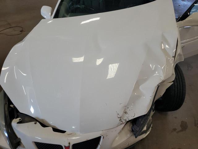 2G2WS522441105171 - 2004 PONTIAC GRAND PRIX GT2 أبيض صورة 11