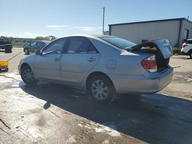 4T1BE32K16U698285 - 2006 TOYOTA CAMRY LE 银色 照片 2