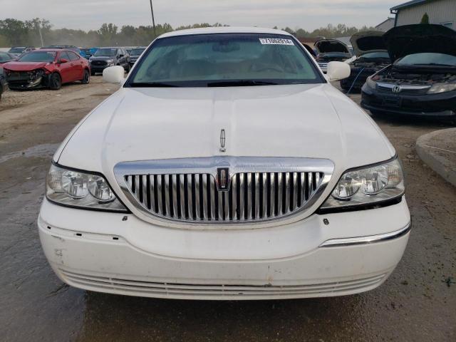 1LNHM81W04Y681871 - 2004 LINCOLN TOWN CAR EXECUTIVE WHITE photo 5