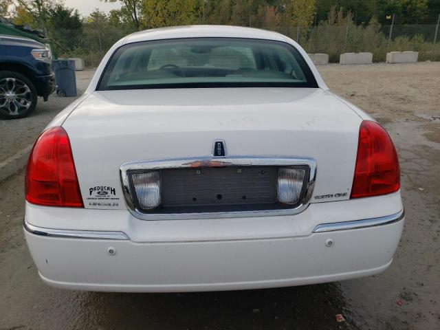 1LNHM81W04Y681871 - 2004 LINCOLN TOWN CAR EXECUTIVE WHITE photo 6