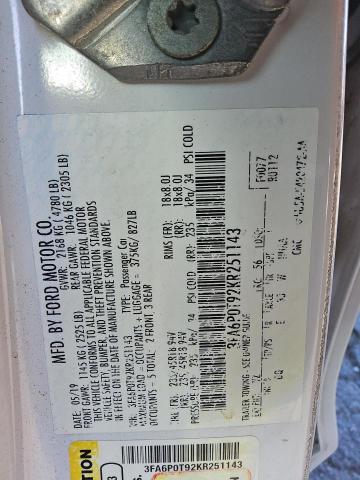 3FA6P0T92KR251143 - 2019 FORD FUSION SE WHITE photo 12