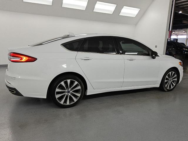 3FA6P0T92KR251143 - 2019 FORD FUSION SE WHITE photo 3