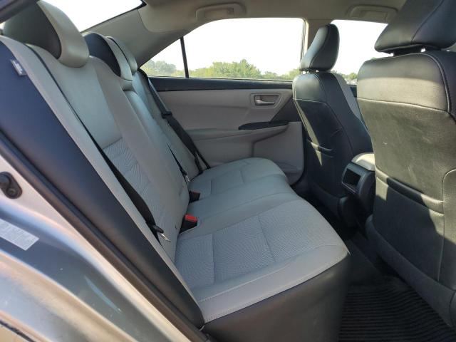 4T1BF1FK8HU785227 - 2017 TOYOTA CAMRY LE 银色 照片 10