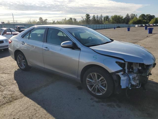 4T1BF1FK8HU785227 - 2017 TOYOTA CAMRY LE 银色 照片 4