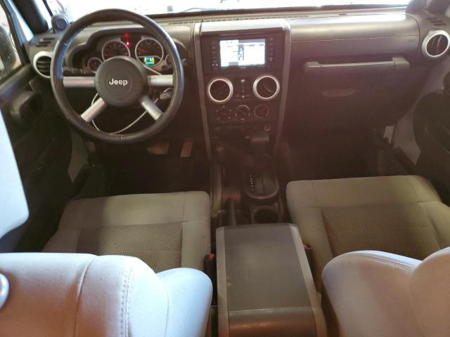 1J4GA59189L706109 - 2009 JEEP WRANGLER U SAHARA 银色 照片 8