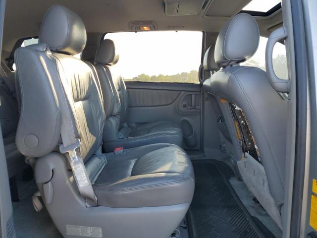 5TDBA22C76S074255 - 2006 TOYOTA SIENNA XLE SILVER photo 11