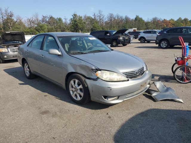 4T1BE30KX5U503611 - 2005 TOYOTA CAMRY LE 银色 照片 4