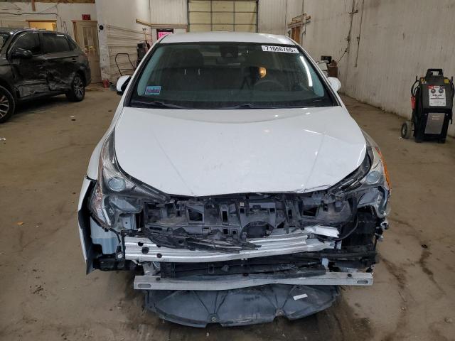 JTDKBRFU2J3058418 - 2018 TOYOTA PRIUS WHITE photo 5