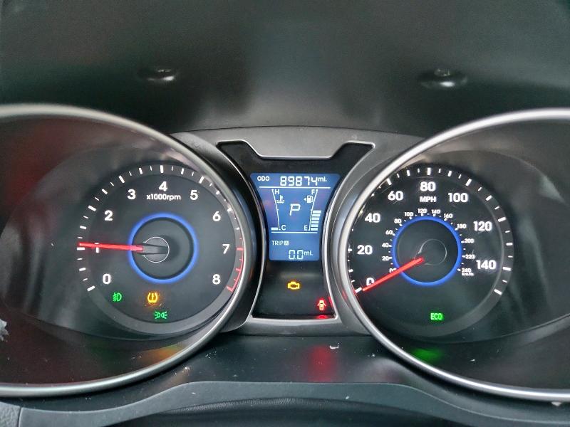 KMHTC6AD8EU211614 - 2014 HYUNDAI VELOSTER RED photo 9