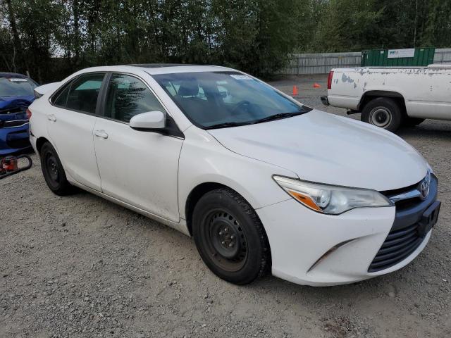 4T1BF1FK9GU117662 - 2016 TOYOTA CAMRY LE WHITE photo 4