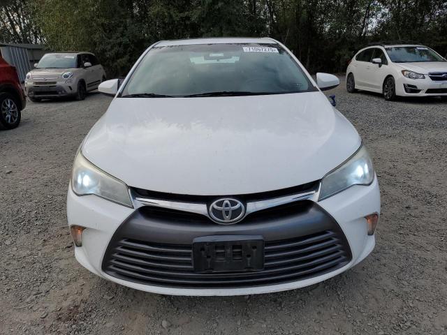 4T1BF1FK9GU117662 - 2016 TOYOTA CAMRY LE WHITE photo 5