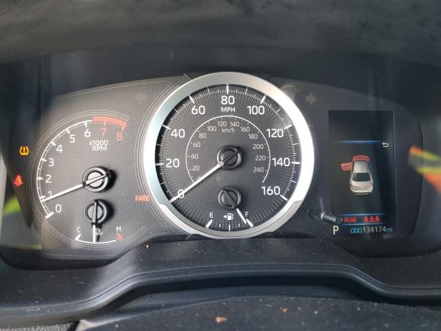 5YFEPMAEXMP253549 - 2021 TOYOTA COROLLA LE WHITE photo 9