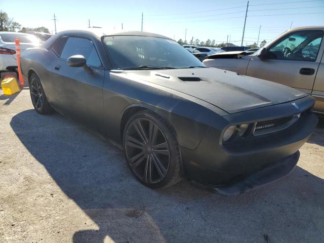 2B3LJ74W49H569820 - 2009 DODGE CHALLENGER SRT-8 ORANGE photo 4