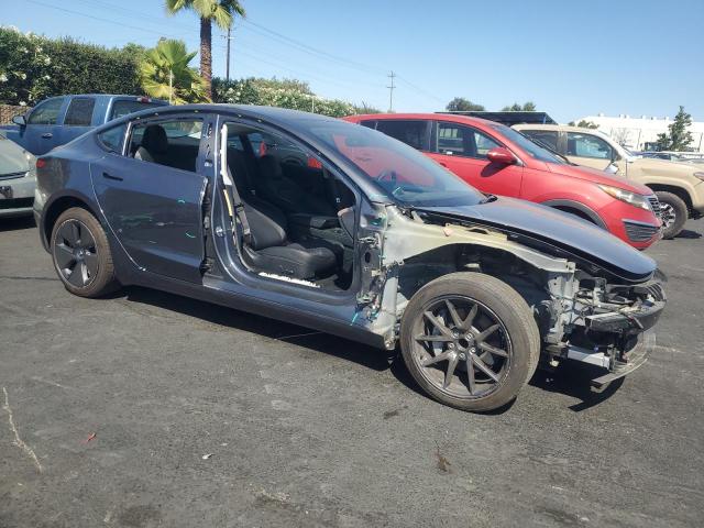 5YJ3E1EA4PF616821 - 2023 TESLA MODEL 3 Graphit Foto 4