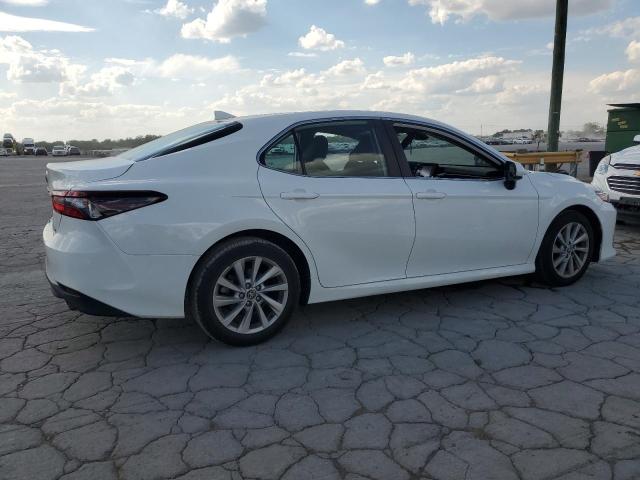 4T1C11AK4PU827711 - 2023 TOYOTA CAMRY LE WHITE photo 3