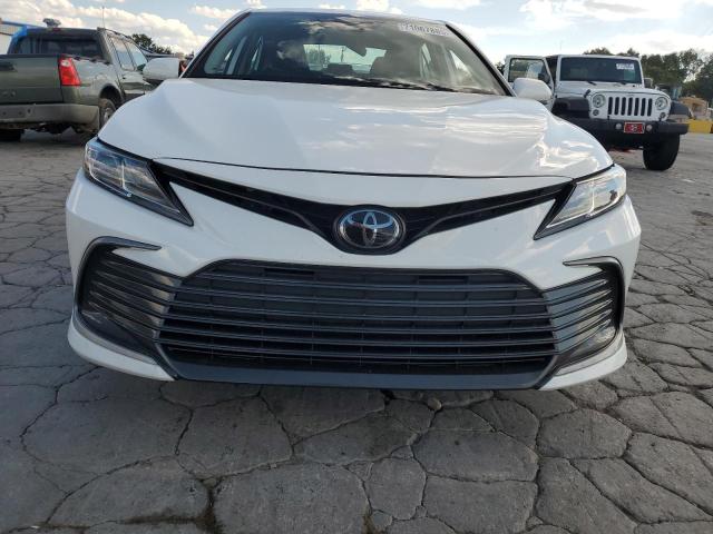 4T1C11AK4PU827711 - 2023 TOYOTA CAMRY LE WHITE photo 5