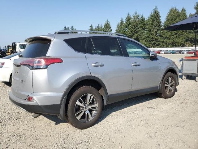 2T3RFREV4HW676943 - 2017 TOYOTA RAV4 XLE ვერცხლისფერი ფოტო 3