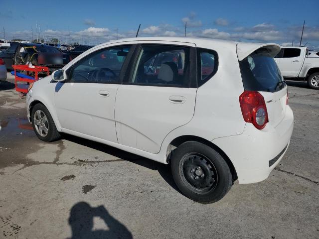 KL2TD66E69B654027 - 2009 PONTIAC G3 WHITE photo 2