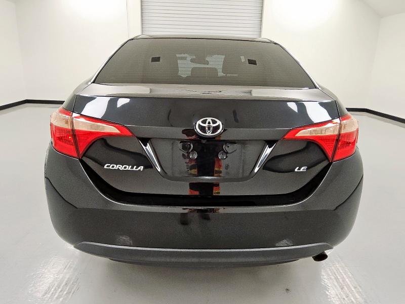 2T1BURHE7JC102386 - 2018 TOYOTA COROLLA L 黑色 照片 6