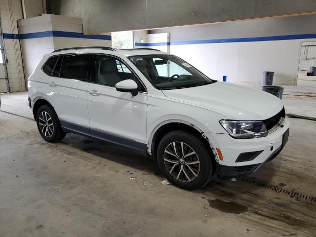 3VV3B7AX8LM072952 - 2020 VOLKSWAGEN TIGUAN SE თეთრი ფოტო 4