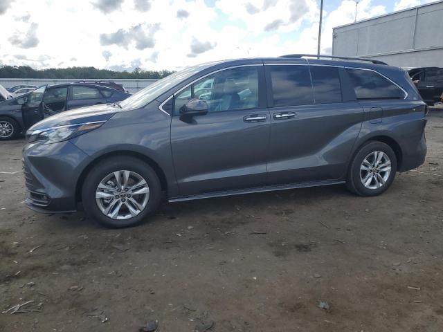 2025 TOYOTA SIENNA XLE, 