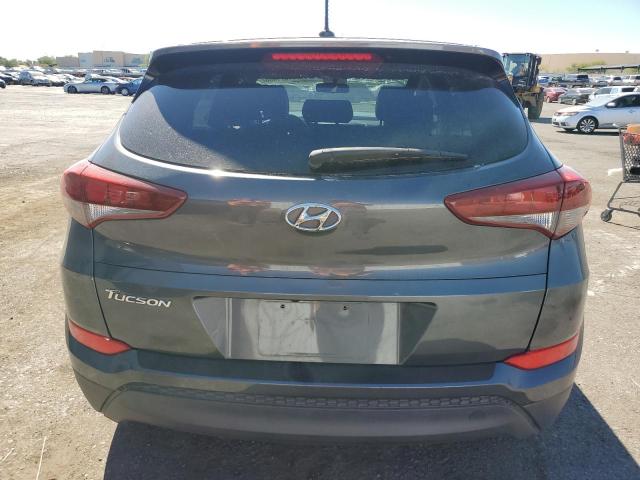 KM8J23A40HU580903 - 2017 HYUNDAI TUCSON SE GRAY photo 6