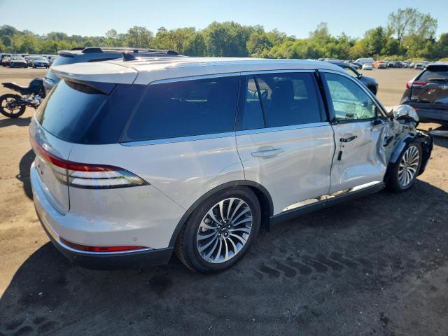 5LM5J7XC8RGL01530 - 2024 LINCOLN AVIATOR RESERVE أبيض صورة 3