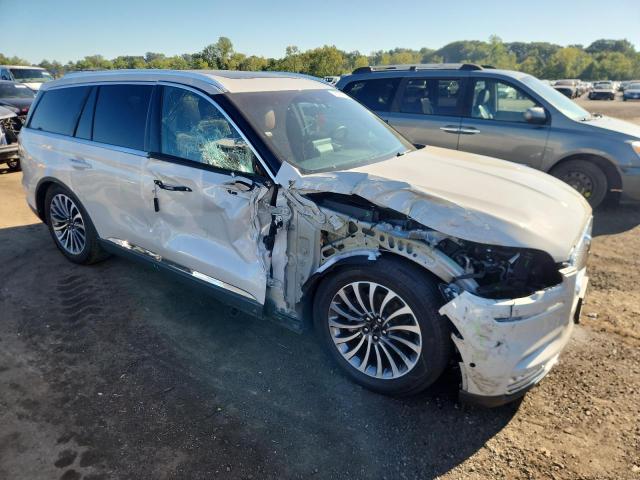 5LM5J7XC8RGL01530 - 2024 LINCOLN AVIATOR RESERVE أبيض صورة 4