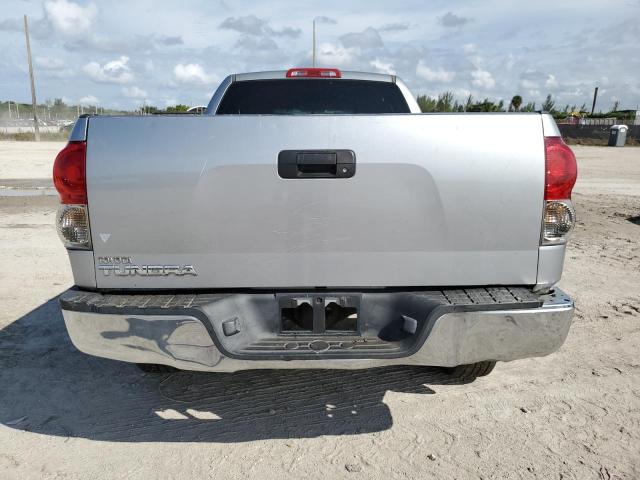 5TFRV54118X062387 - 2008 TOYOTA TUNDRA DOUBLE CAB SILVER photo 6