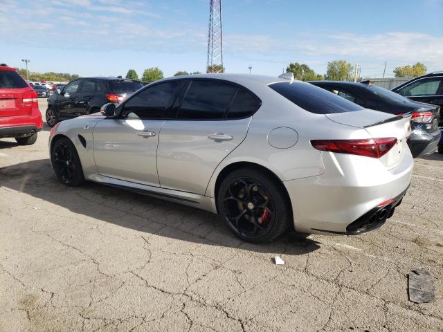 ZARFAEAV7J7579386 - 2018 ALFA ROMEO GIULIA QUADRIFOGLIO SILVER photo 2