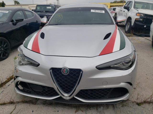 ZARFAEAV7J7579386 - 2018 ALFA ROMEO GIULIA QUADRIFOGLIO SILVER photo 5