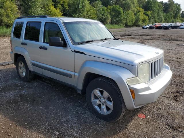 1J4PN2GK6BW565513 - 2011 JEEP LIBERTY SPORT Argent photo 4