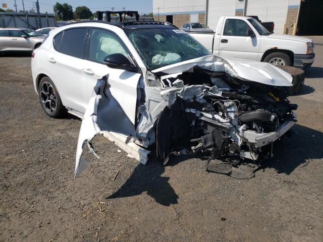 ZASPAKBN5N7D32201 - 2022 ALFA ROMEO STELVIO TI WHITE photo 4