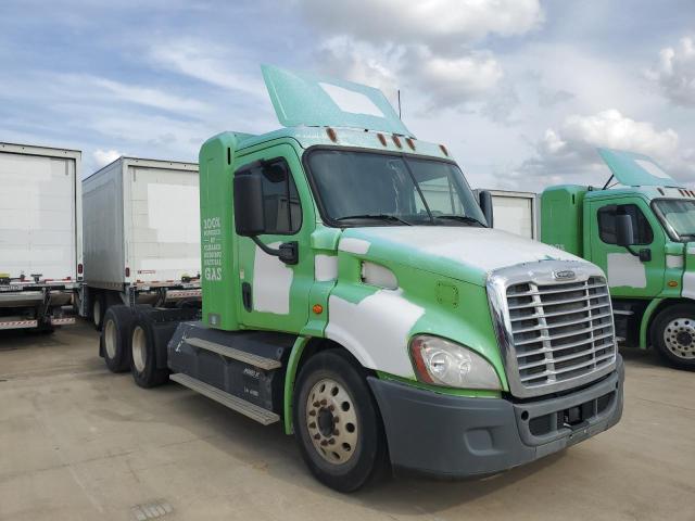 1FUJGBD91FLGV4223 - 2015 FREIGHTLINER CASCADIA GREEN photo 1