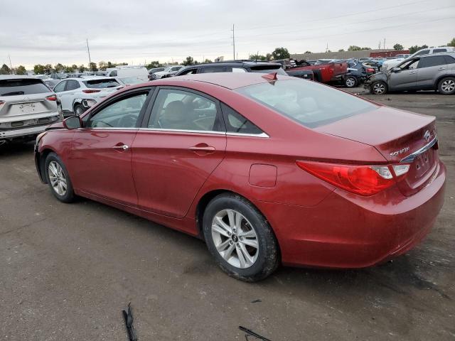 5NPEB4AC5DH762118 - 2013 HYUNDAI SONATA GLS RED photo 2