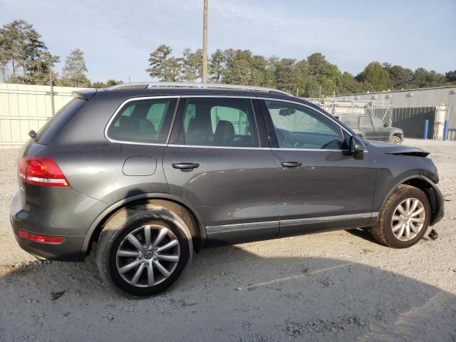 WVGEF9BP0CD009440 - 2012 VOLKSWAGEN TOUAREG V6 GRAY photo 3