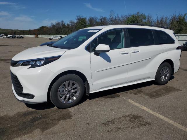 2024 TOYOTA SIENNA LE, 