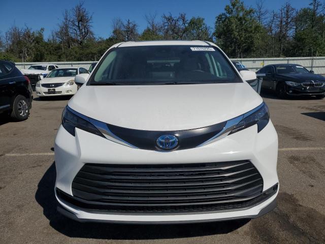 5TDBSKFC9RS138713 - 2024 TOYOTA SIENNA LE WHITE photo 5