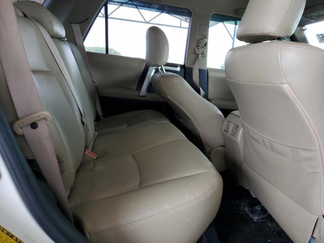 JTEZU5JR8C5046118 - 2012 TOYOTA 4RUNNER SR5 WHITE photo 11